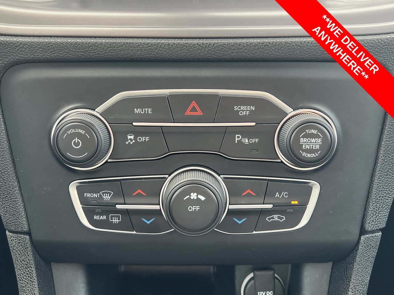 2023 Dodge Charger SXT photo 4