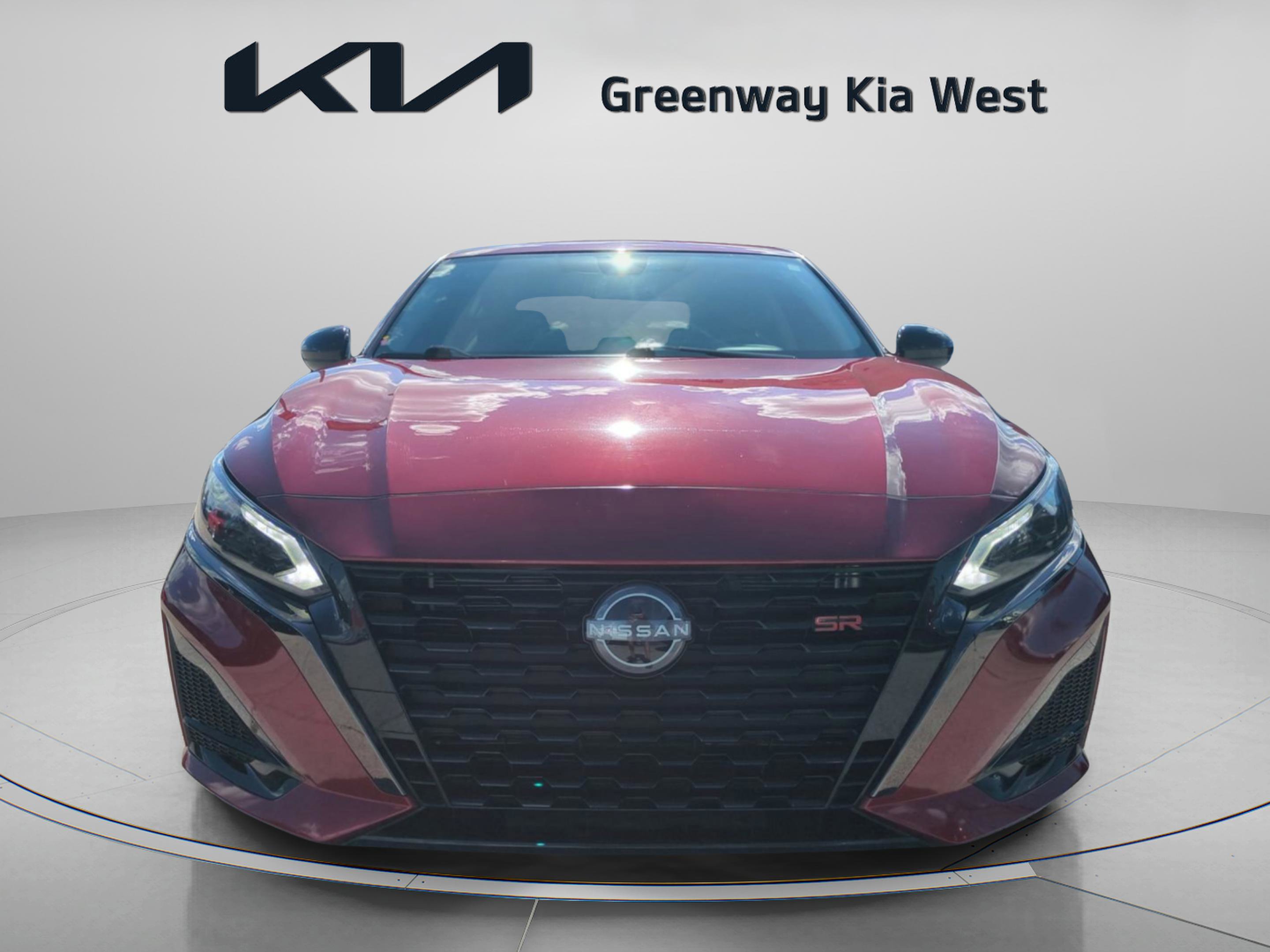 2023 Nissan Altima 2.5 SR photo 2