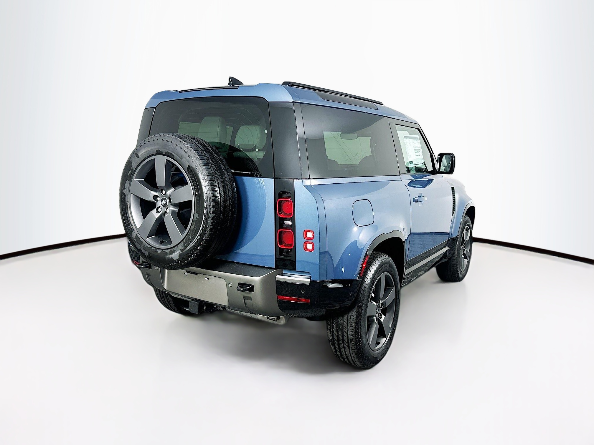 2025 Land Rover Defender 90 X-Dynamic SE photo 3