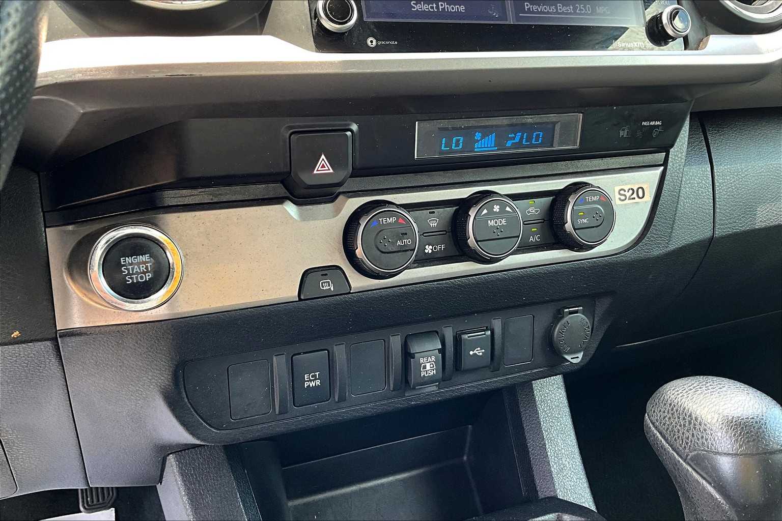 2023 Toyota Tacoma SR5 Double Cab V6 photo 31