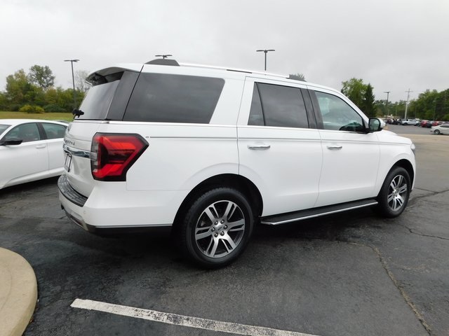 2022 Ford Expedition Limited photo 2