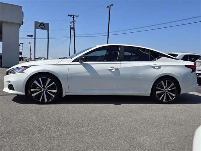 2021 Nissan Altima 2.5 SR photo 3
