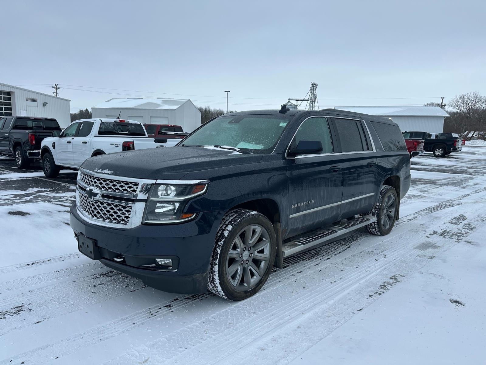2017 Chevrolet Suburban LT's photo