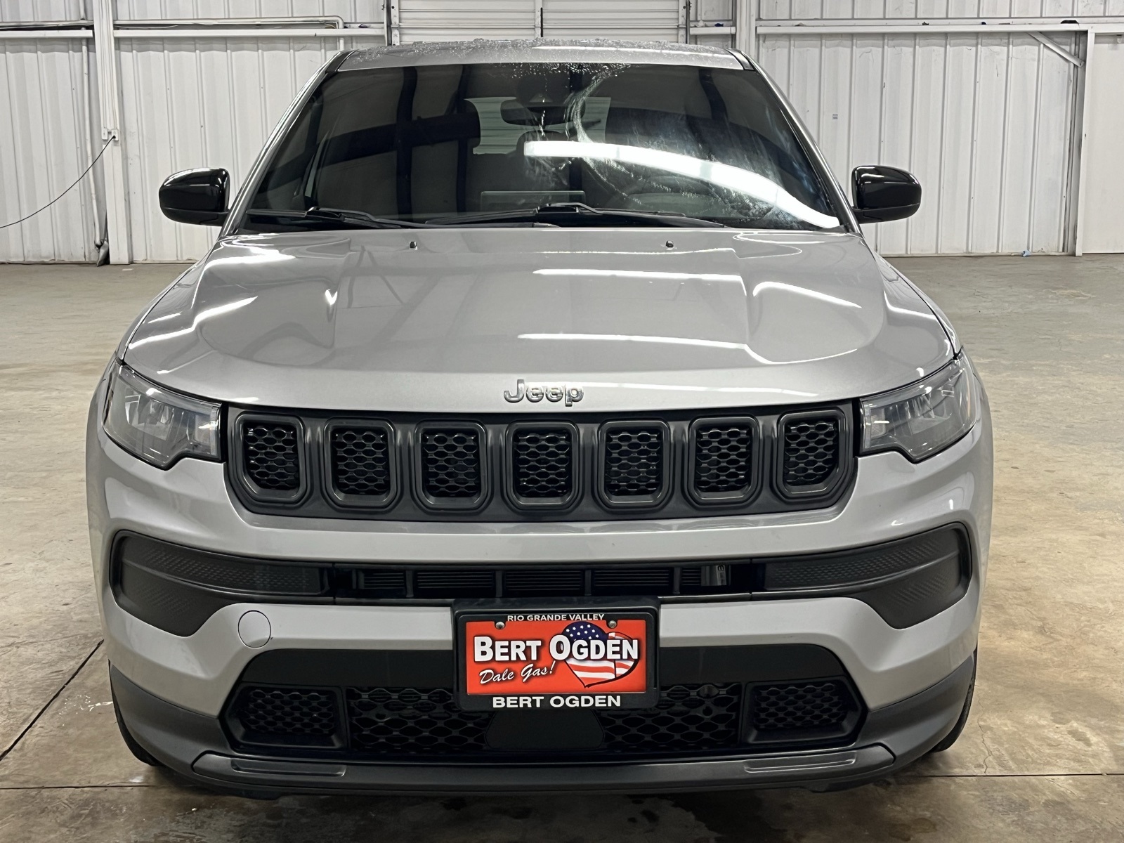 2023 Jeep Compass Sport photo 2