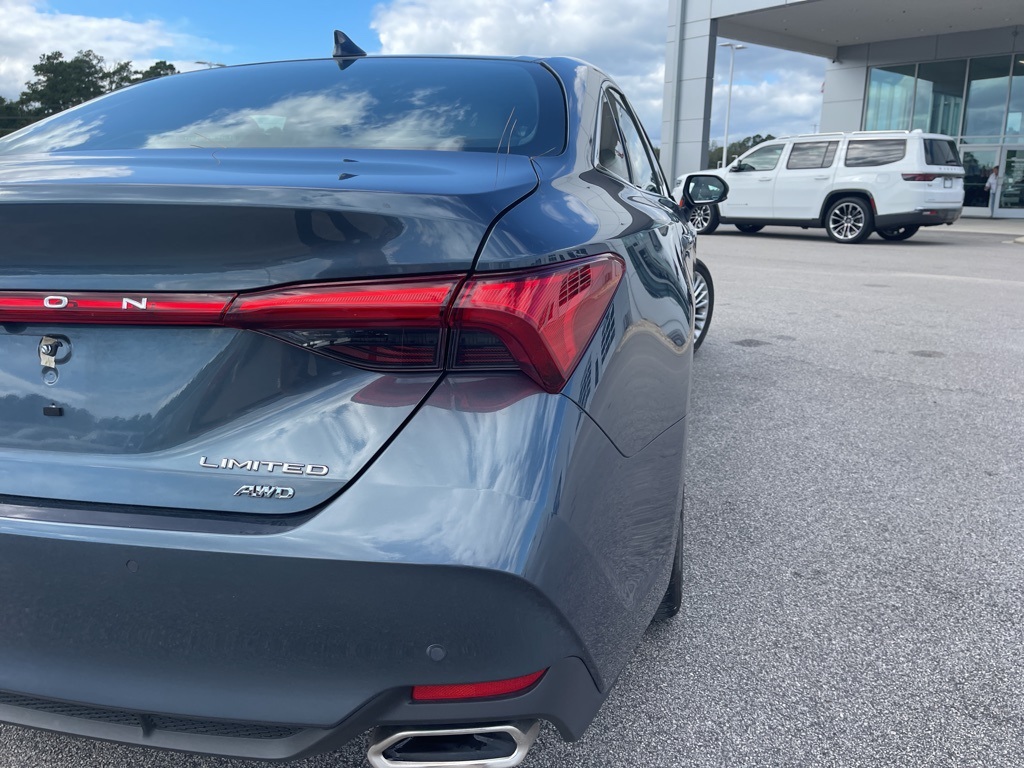 2021 Toyota Avalon Limited photo 4