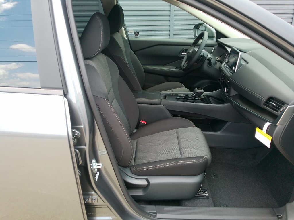 2025 Nissan Rogue SV photo 10