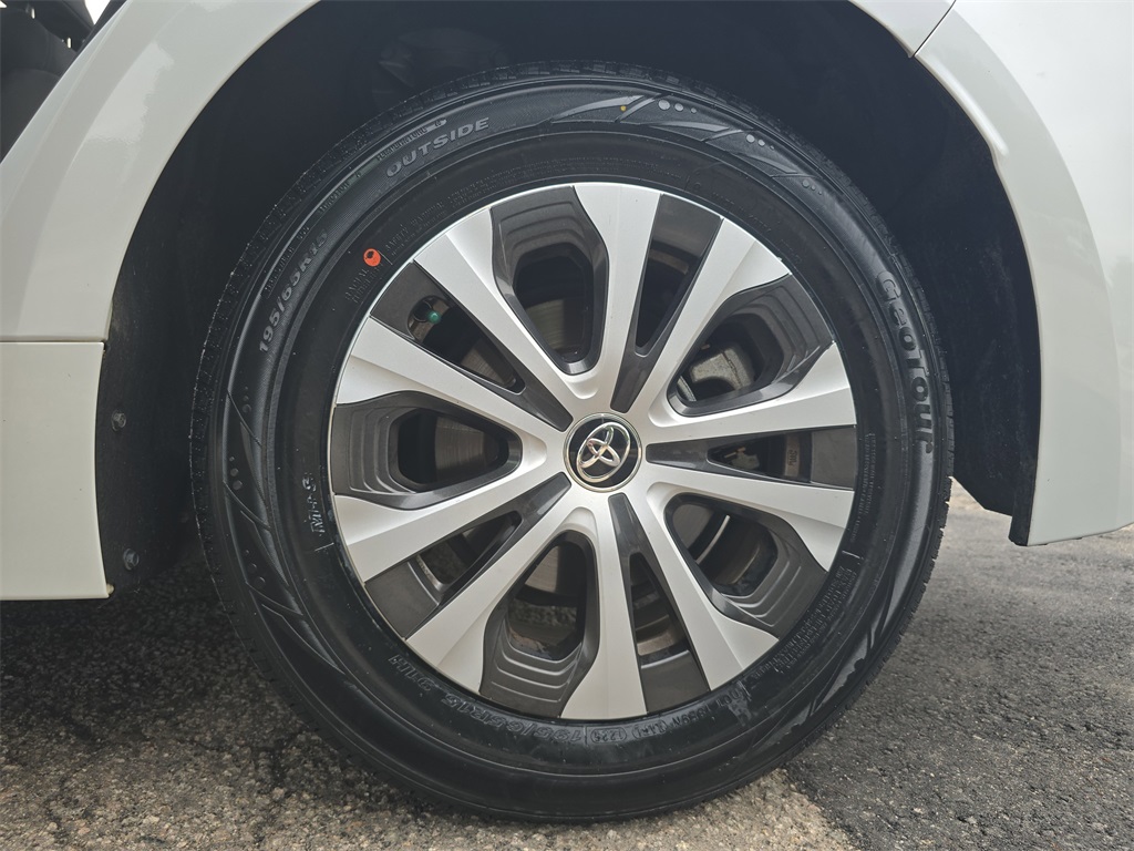 2022 Toyota Corolla Hybrid LE photo 30