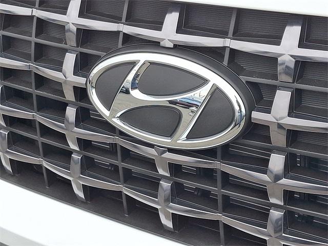 2026 Hyundai Venue SEL photo 3