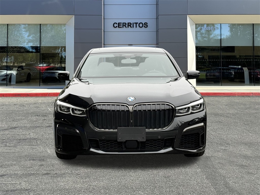 Used 2022 Black BMW 740i image 2