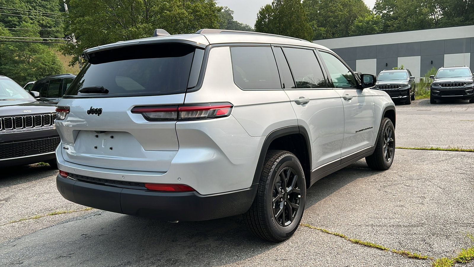 2025 Jeep Grand Cherokee Altitude X photo 4
