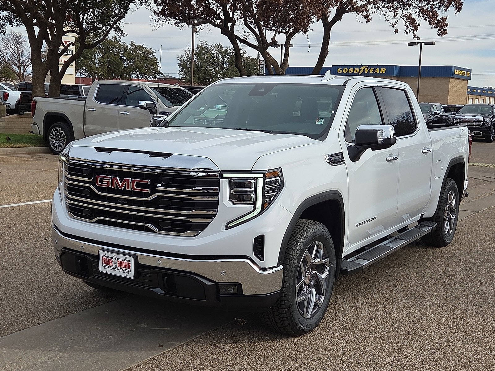 2026 GMC Sierra 1500 SLT's photo