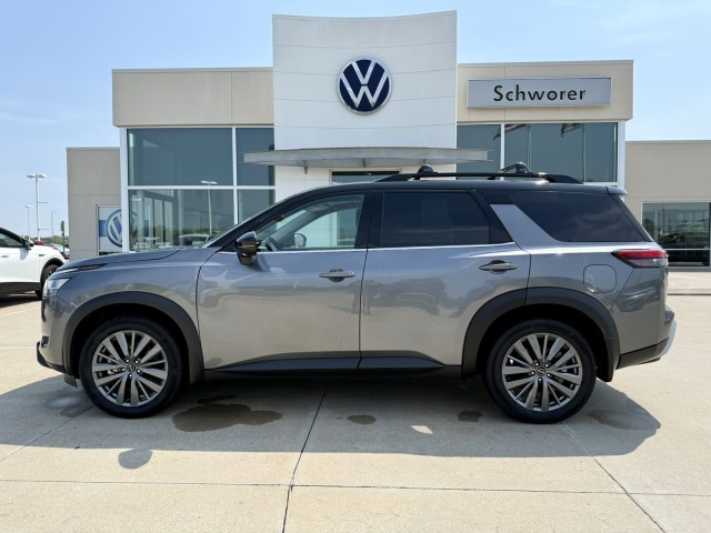 2024 Nissan Pathfinder SL