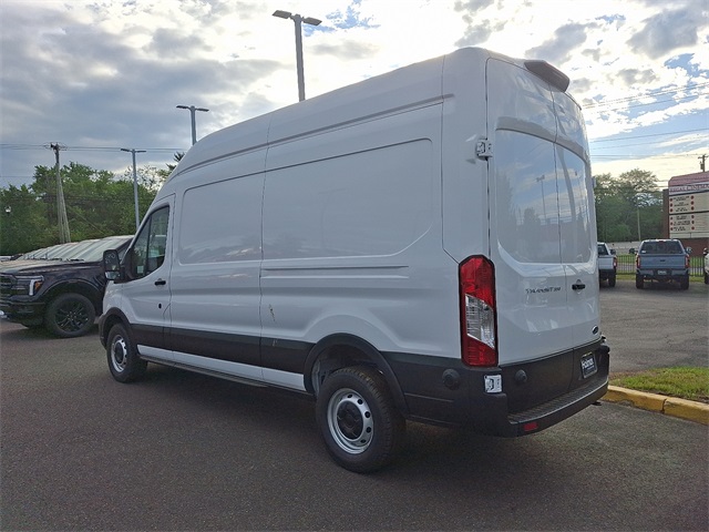 2025 Ford Transit photo 4