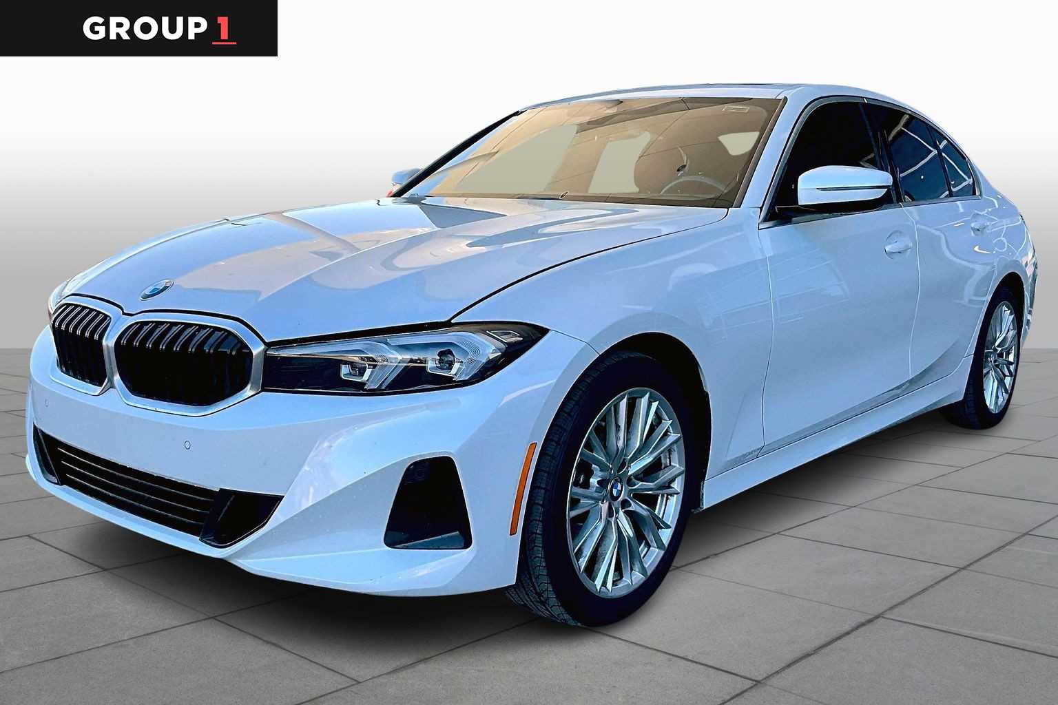 2024 BMW 3 Series 330i's photo