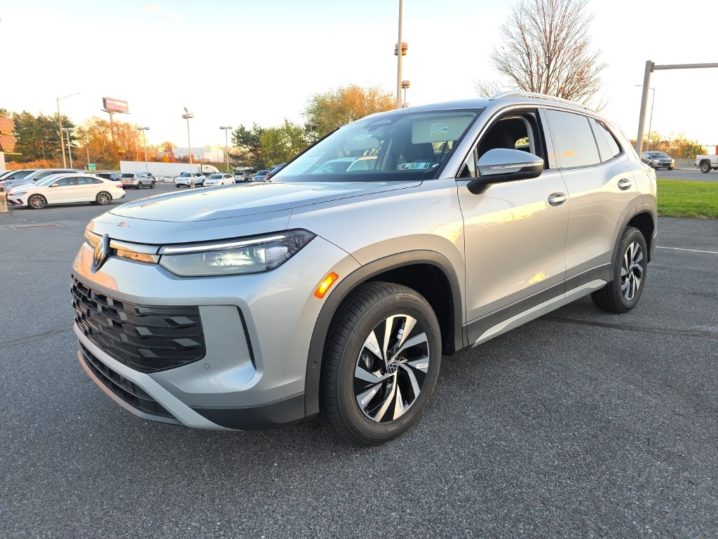 2026 Volkswagen Tiguan S's photo