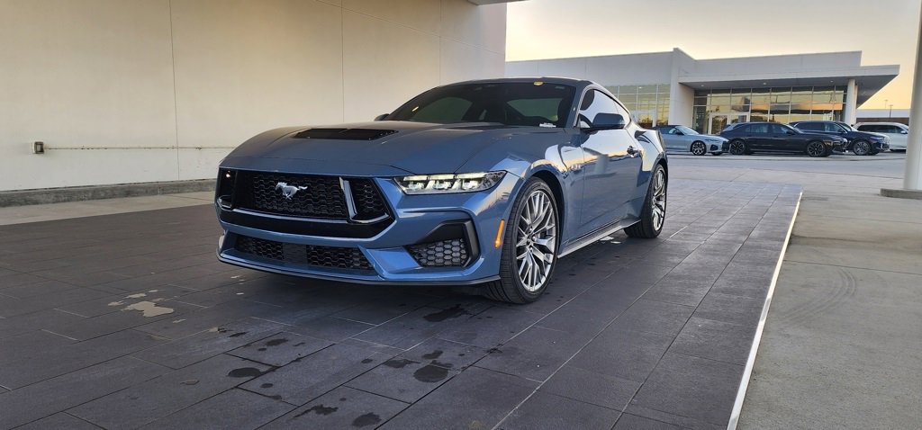 2025 Ford Mustang GT Premium's photo