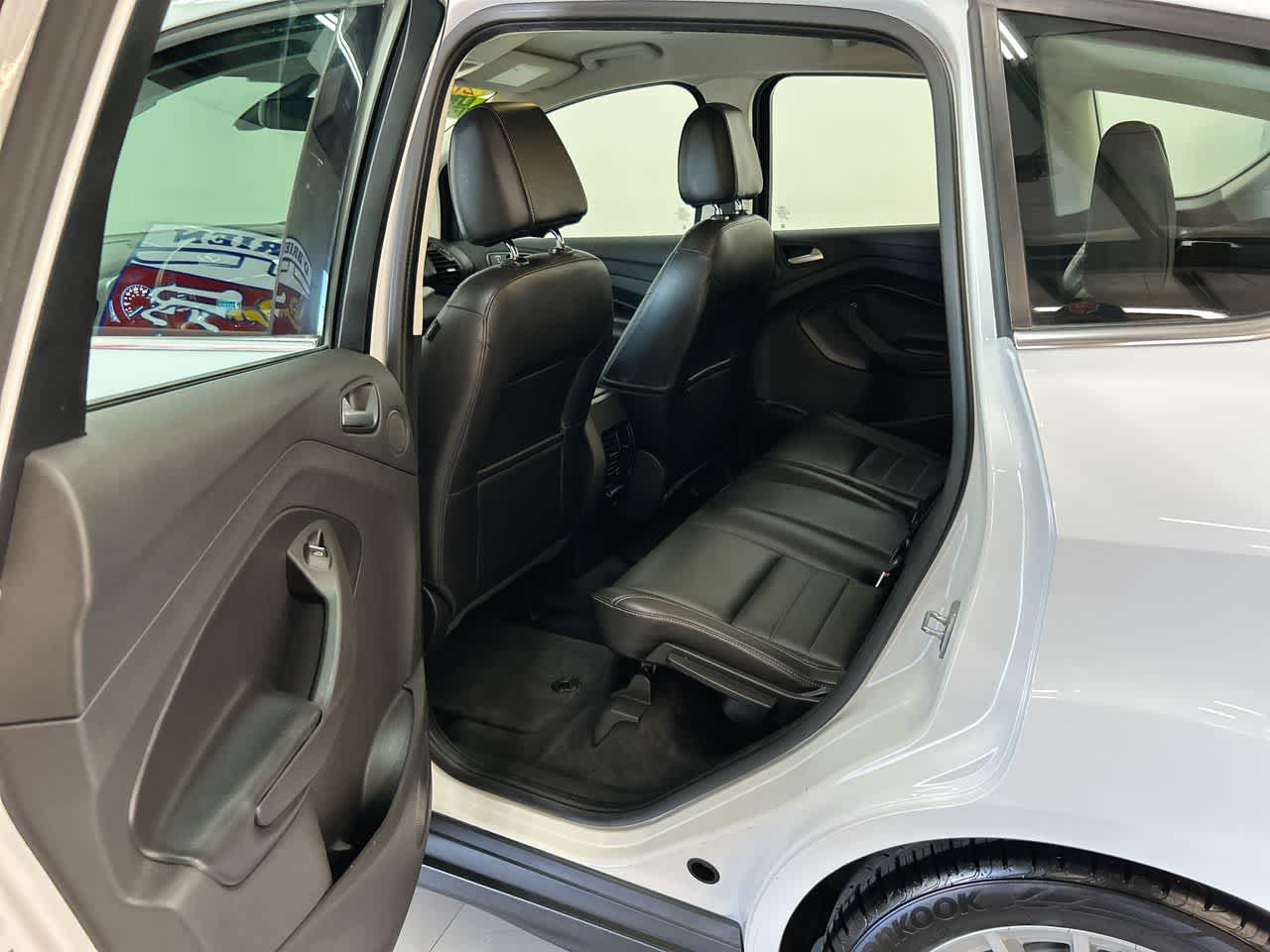 2016 Ford C-Max Energi SEL photo 17