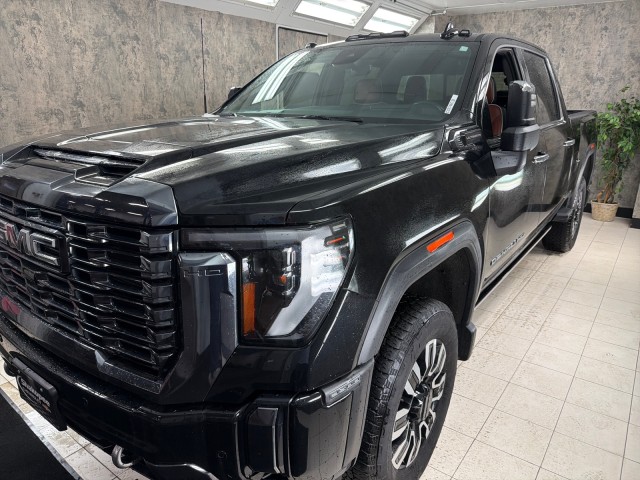 2024 GMC Sierra 3500HD Denali Ultimate's photo