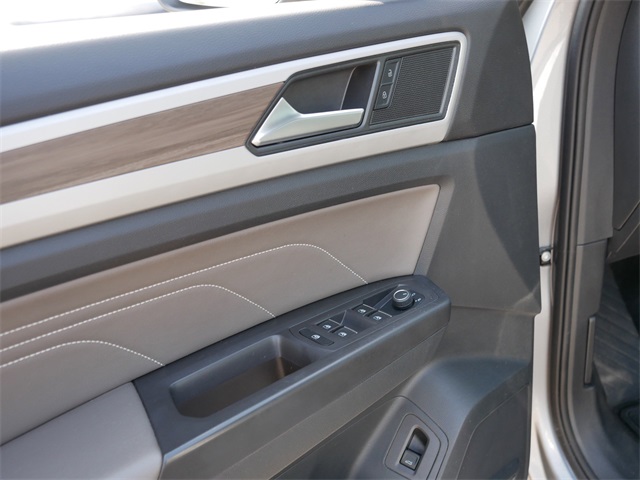 2022 Volkswagen Atlas SEL photo 16