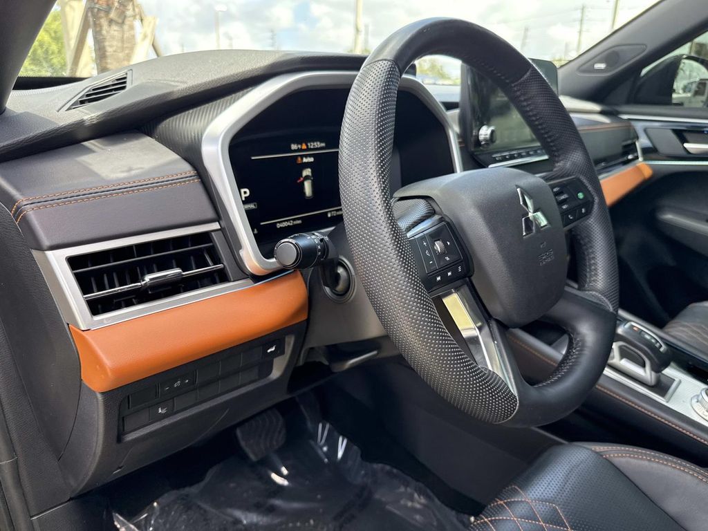 2023 Mitsubishi Outlander SEL 40th Anniversary Edition GT photo 17
