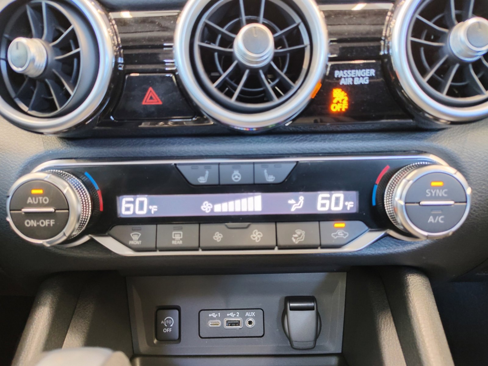 2025 Nissan Sentra SV photo 16