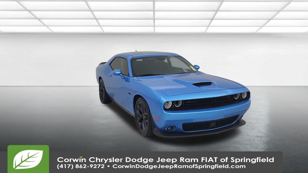 2023 Dodge Challenger R/T photo 3