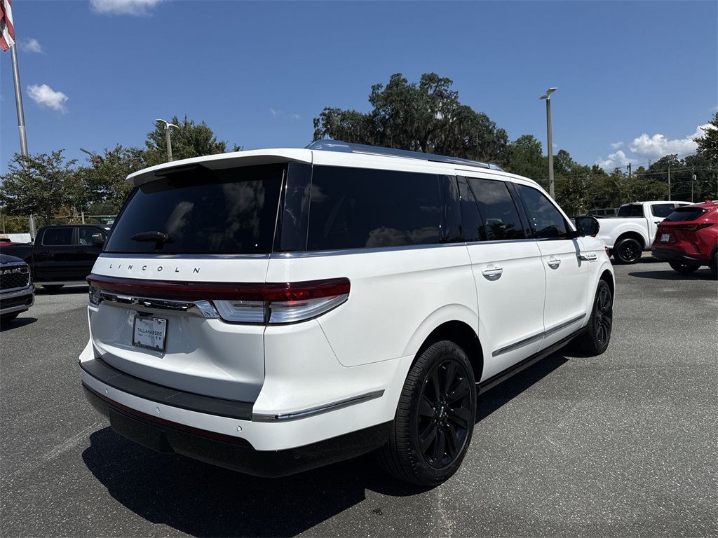 2024 Lincoln Navigator L Reserve photo 3