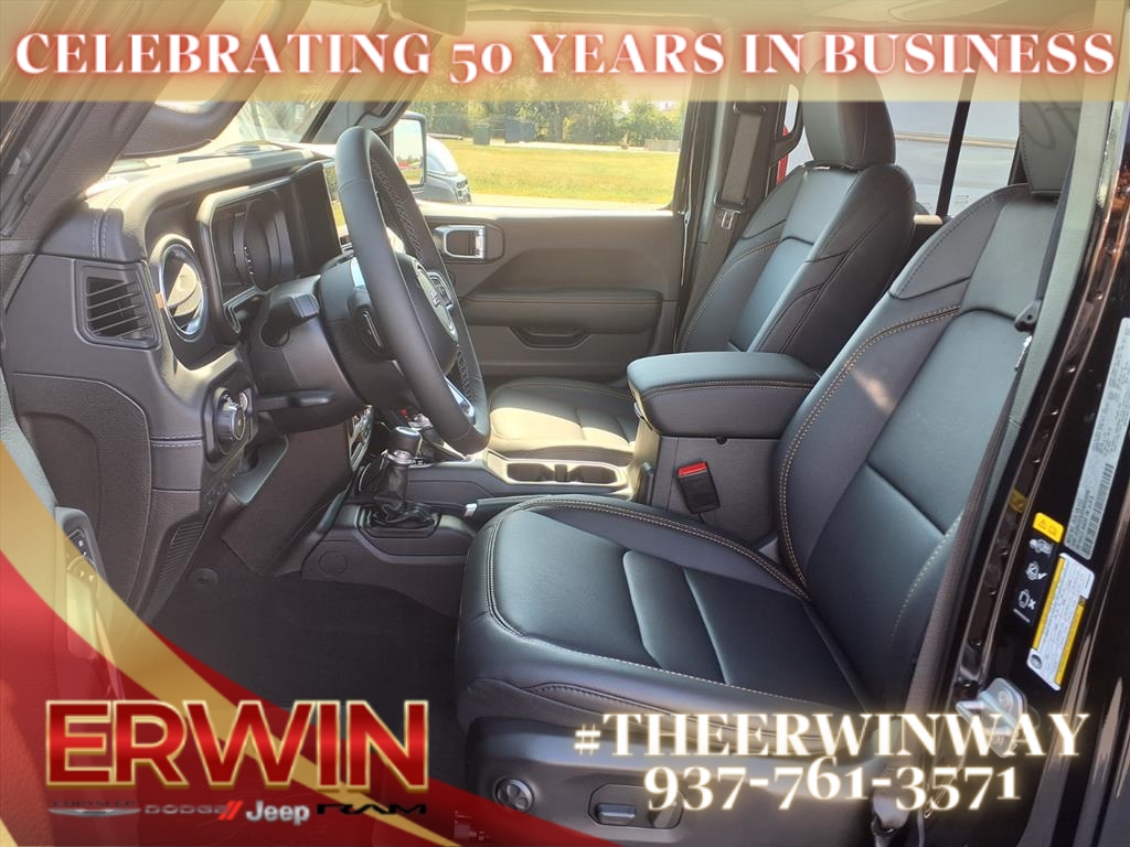2025 Jeep Wrangler Sahara photo 3