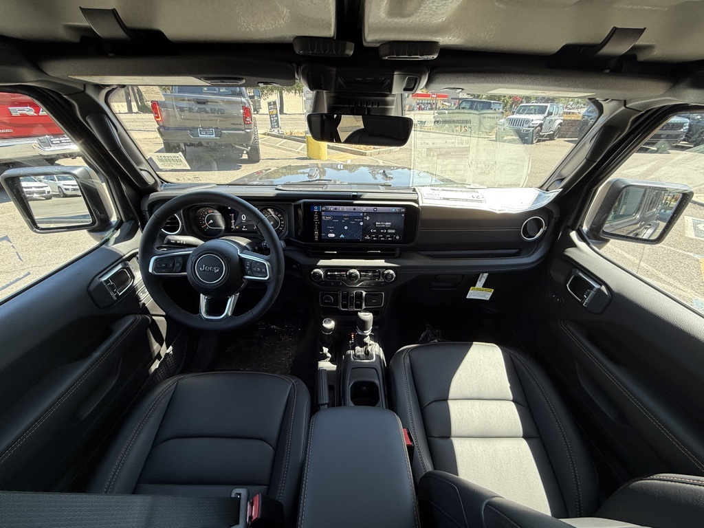 2025 Jeep Wrangler Sahara photo 13
