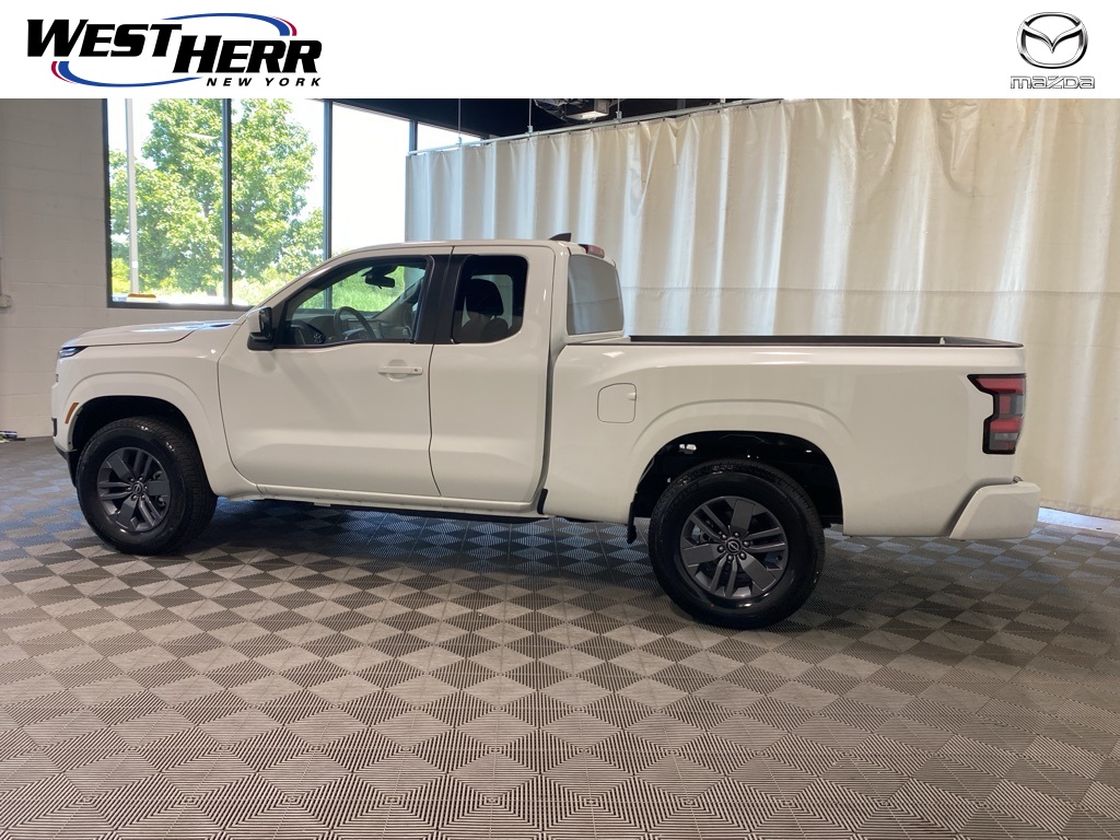 2025 Nissan Frontier SV photo 10