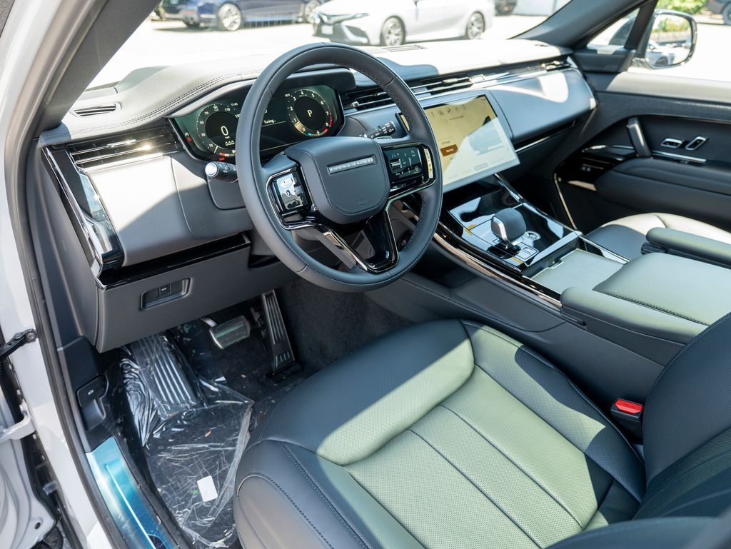 2025 Land Rover Range Rover Sport SE photo 10