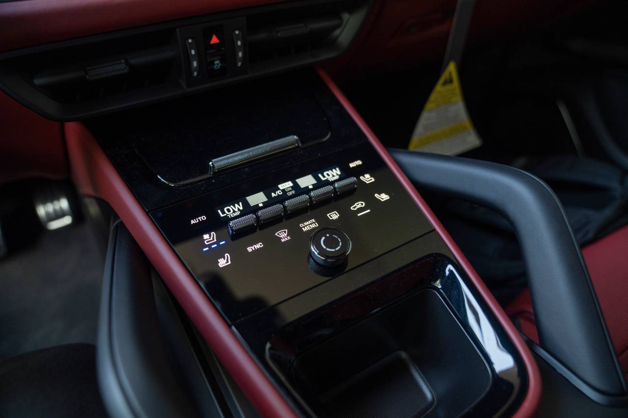 2025 Porsche Cayenne GTS photo 23