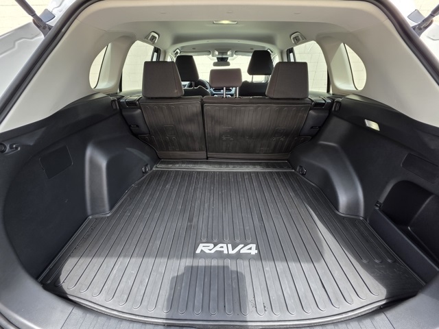 2024 Toyota RAV4 LE photo 18
