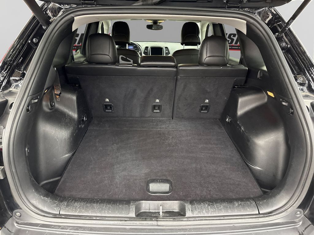 2021 Jeep Cherokee Latitude Lux photo 8