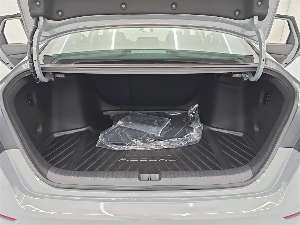 2025 Honda Accord SE photo 14