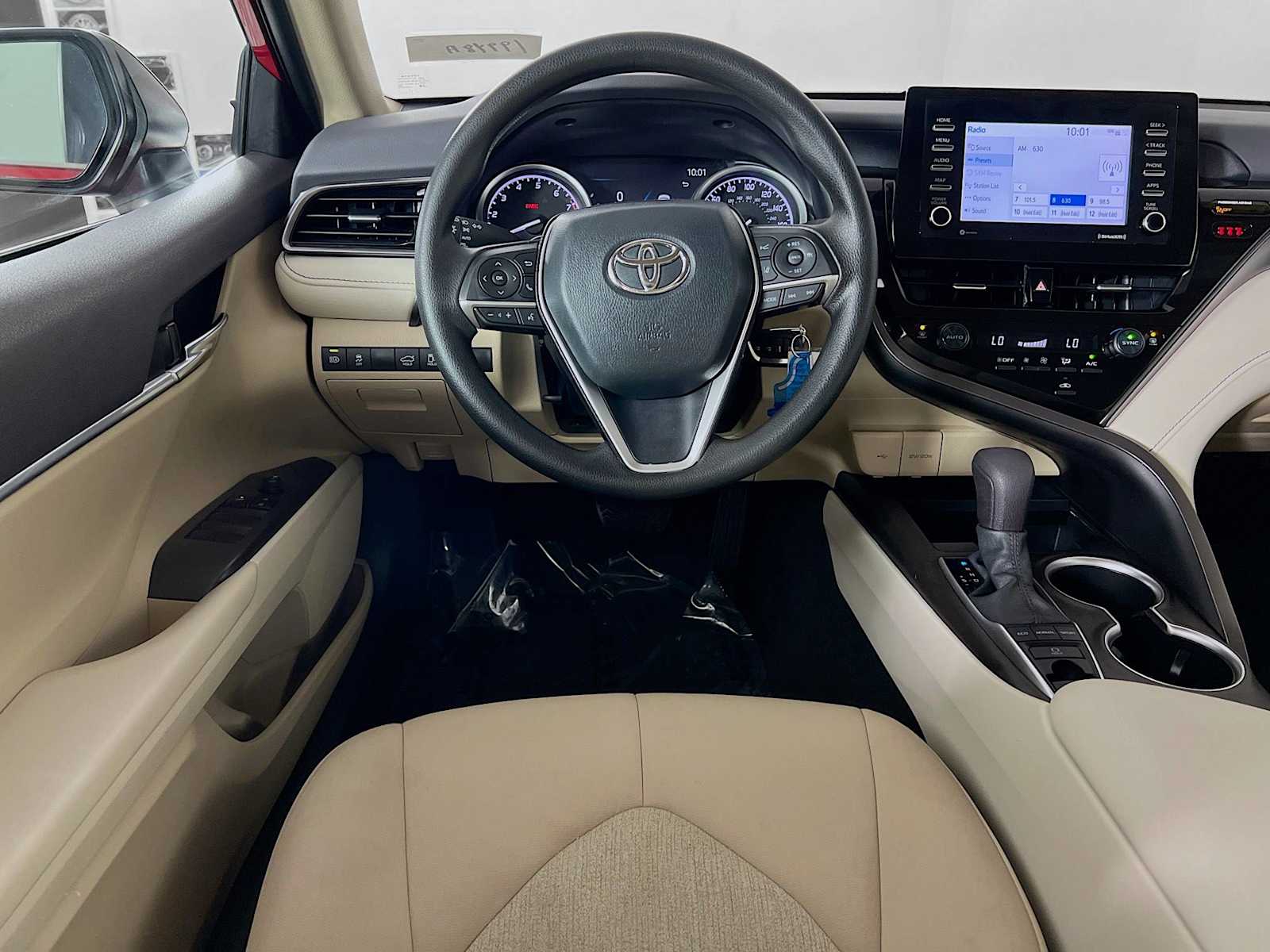 2023 Toyota Camry LE photo 19