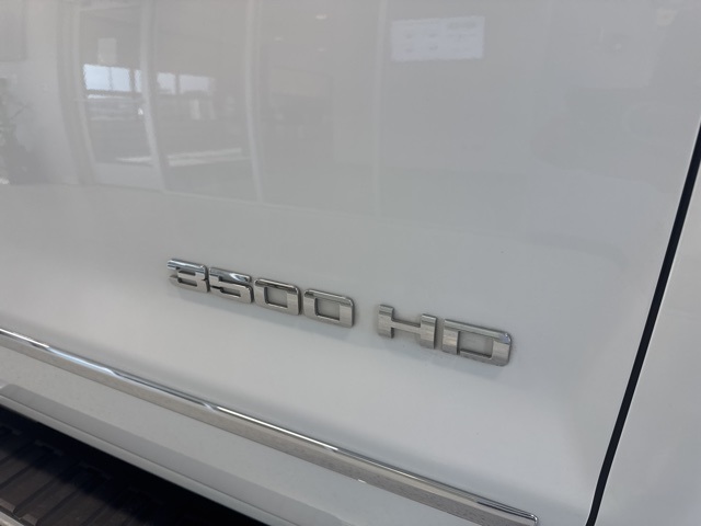2018 Chevrolet Silverado 3500HD LTZ photo 11