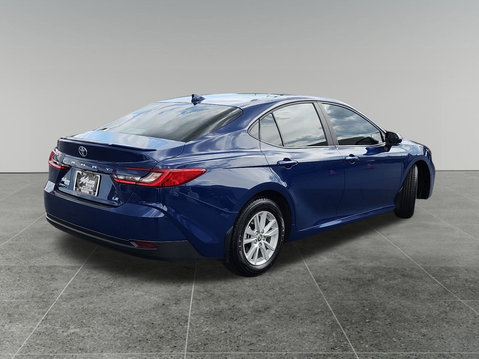 2025 Toyota Camry LE photo 7