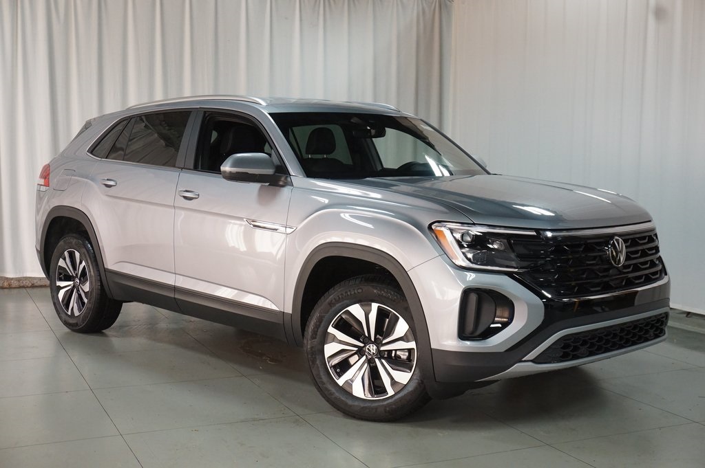 2026 Volkswagen Atlas Cross Sport SE photo 3
