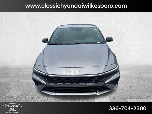 2025 Hyundai Elantra SEL Sport photo 2