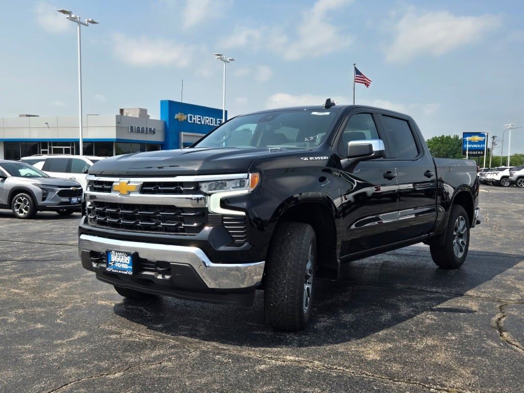 2026 Chevrolet Silverado 1500 LT photo 2