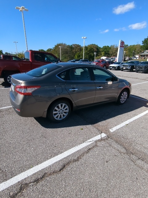 2015 Nissan Sentra SV photo 4