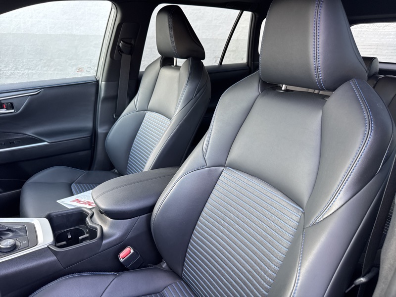 2023 Toyota RAV4 Hybrid XSE photo 18