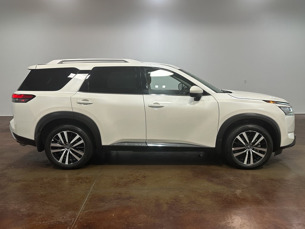 2024 Nissan Pathfinder Platinum photo 24
