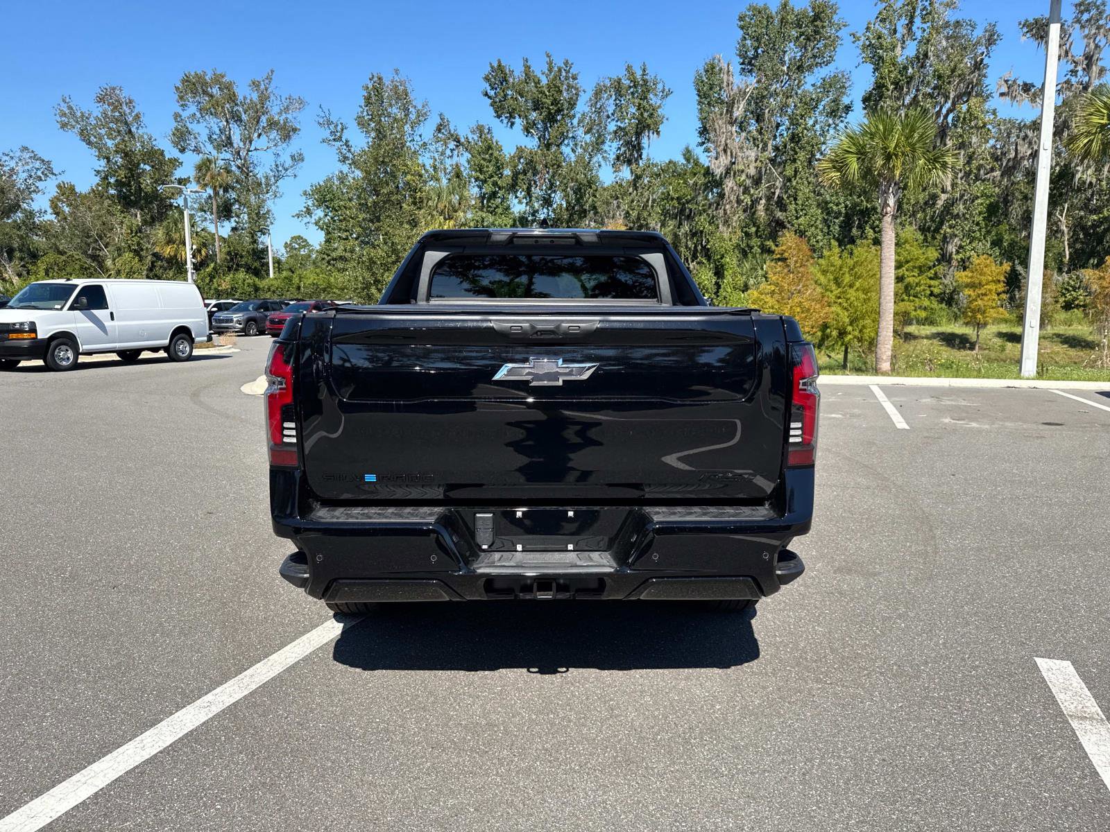2024 Chevrolet Silverado EV RST photo 4