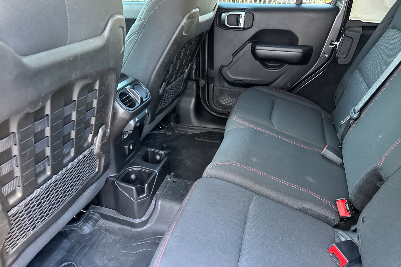 2018 Jeep Wrangler Unlimited Rubicon photo 11