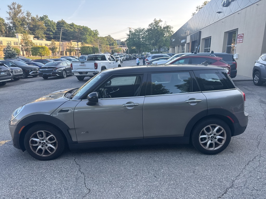2017 Mini Clubman Base ALL4 photo 2