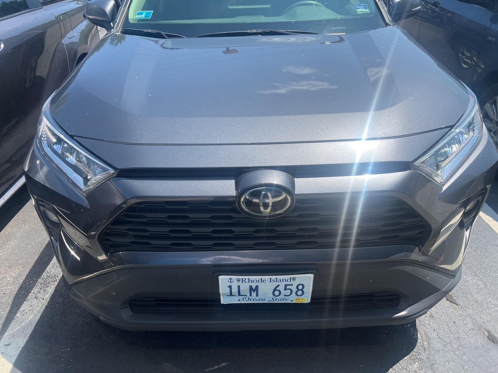 2020 Toyota RAV4 XLE photo 4