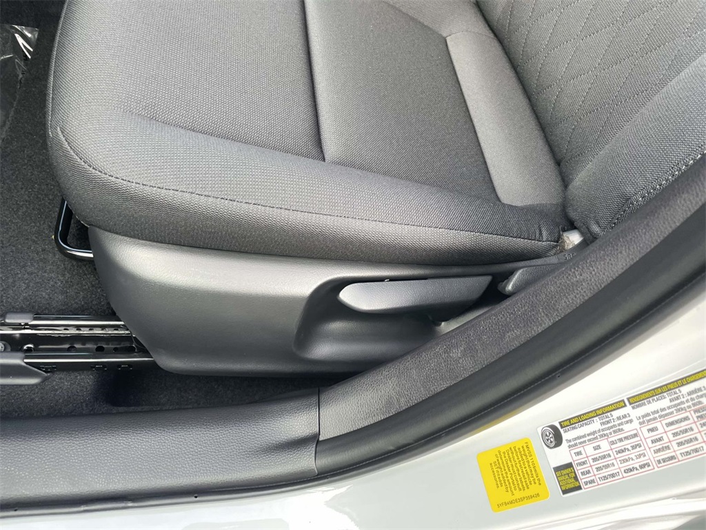 2025 Toyota Corolla LE photo 19