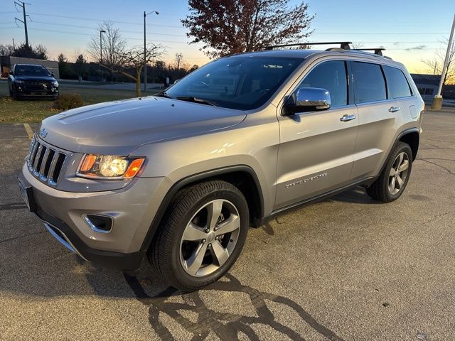 2015 Jeep Grand Cherokee Limited photo 2
